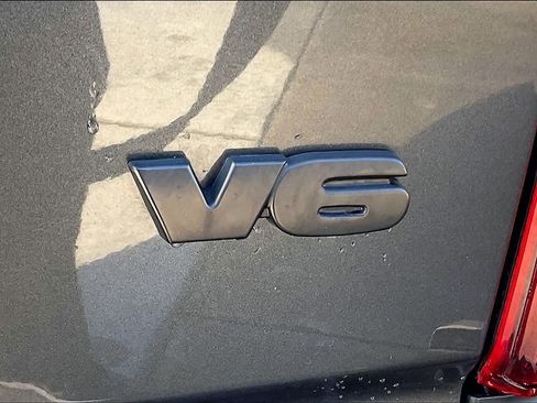 Used 2017 Toyota Tacoma TRD Off-Road image 9