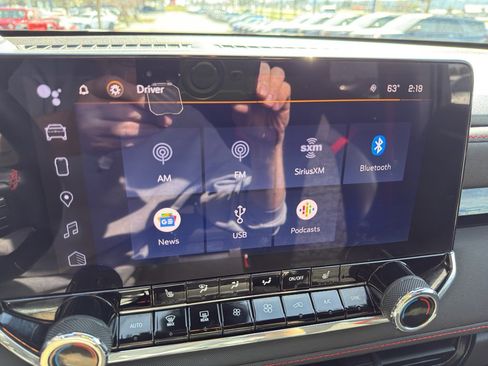 Used 2023 Chevrolet Colorado Z71 w/ Z71 Convenience Package 2 image 25