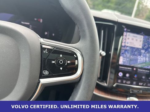 Used 2023 Volvo XC60 B5 Ultimate w/ Climate Package FWD image 24