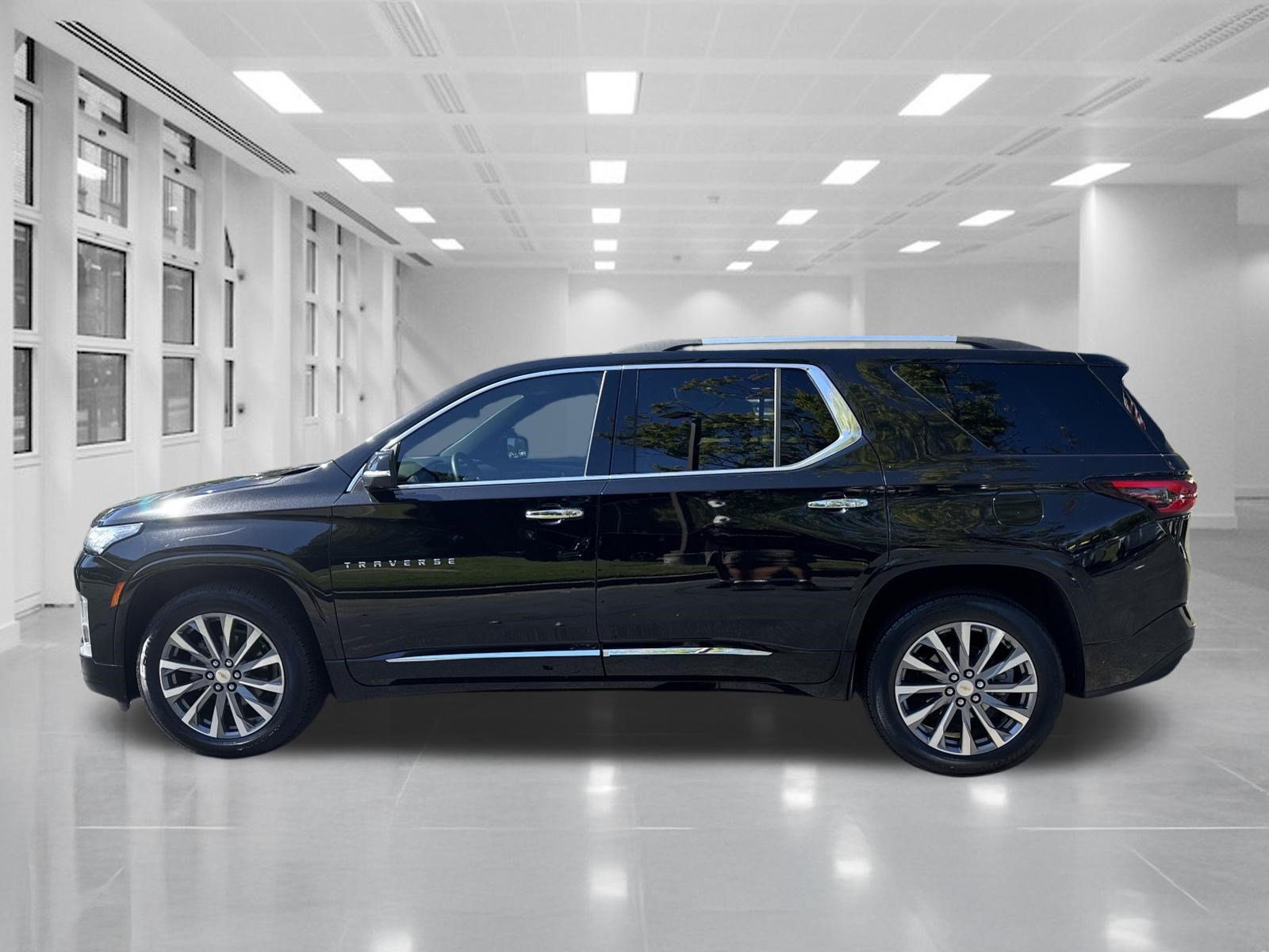Certified 2023 Chevrolet Traverse Premier FWD image 8