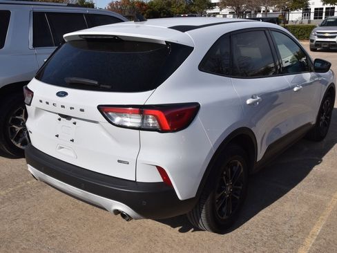 Used 2020 Ford Escape SE Sport image 5