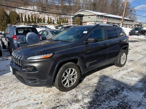 Used 2017 Jeep Cherokee Latitude w/ True North Edition image 1