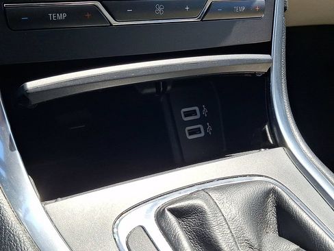 Used 2018 Ford Edge Titanium FWD image 24