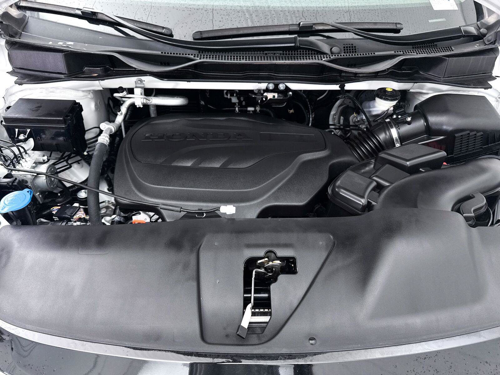 Used 2025 Honda Odyssey Touring image 9