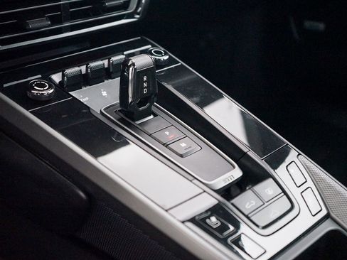 Used 2022 Porsche 911 Carrera image 20