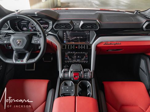 Used 2019 Lamborghini Urus AWD/4WD image 10