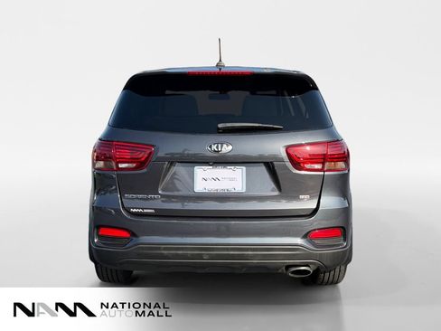 Used 2019 Kia Sorento FWD image 4