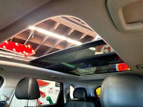 Used 2022 Kia Sorento SX image 25