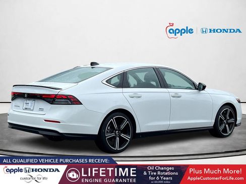 Used 2025 Honda Accord Sport image 3