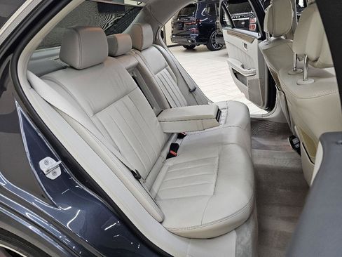 Used 2014 Mercedes-Benz E 550 4MATIC Sedan image 21