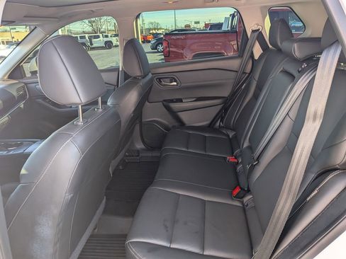 Used 2023 Nissan Rogue SL image 11