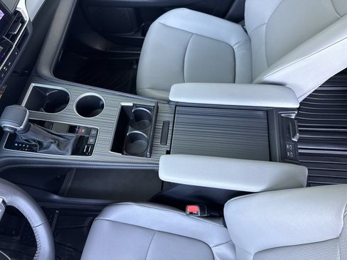Certified 2025 Toyota Sienna XLE w/ XLE Plus Package FWD image 23