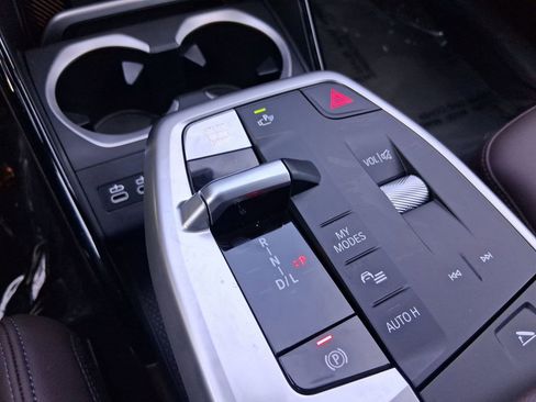 Used 2025 BMW X1 xDrive28i w/ Premium Package image 17