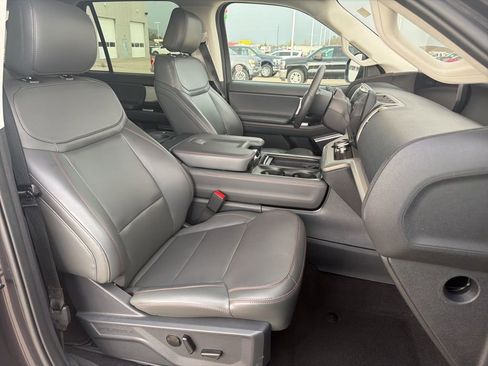 Used 2025 Ford Expedition Max Active image 12