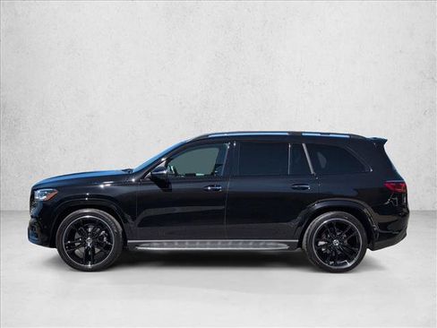 Used 2025 Mercedes-Benz GLS 580 4MATIC image 9