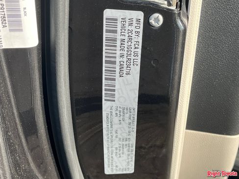 Used 2020 Chrysler Pacifica Limited FWD image 33
