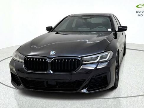 Used 2023 BMW 530i w/ M Sport Package RWD image 3
