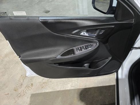 Used 2018 Chevrolet Malibu LT image 24