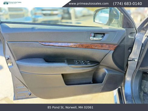 Used 2014 Subaru Legacy 2.5i Limited w/ Moonroof Package AWD/4WD image 27