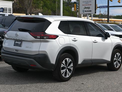 Used 2021 Nissan Rogue SV image 15
