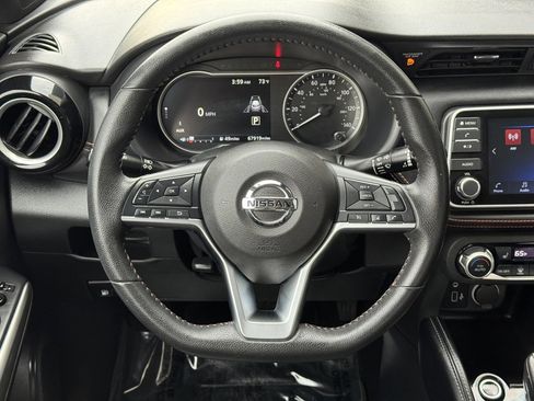 Used 2020 Nissan Kicks SR w/ SR Premium Package image 18