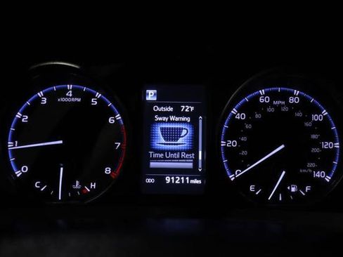 Used 2018 Toyota RAV4 LE FWD image 15