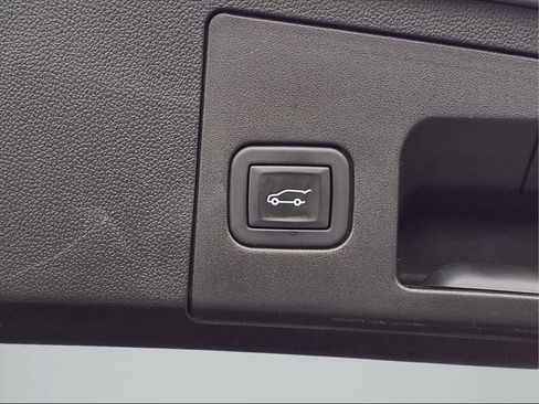 Used 2023 Cadillac XT4 Premium Luxury image 22