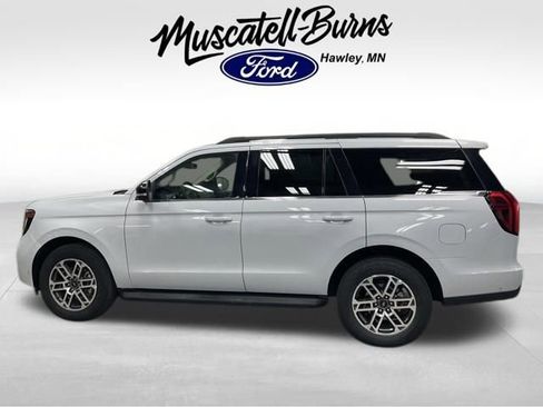 Used 2025 Ford Expedition Active AWD/4WD image 4