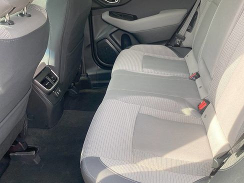 Used 2022 Subaru Outback Premium image 12