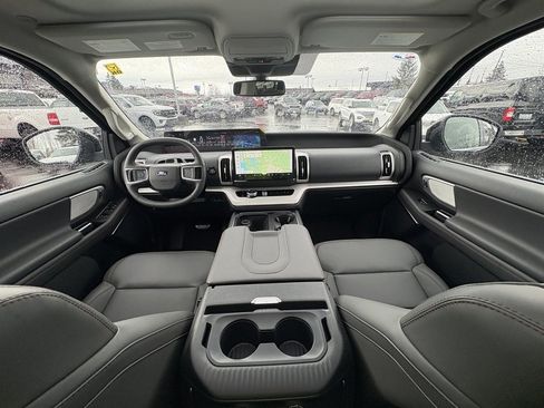 New 2025 Ford Expedition Active image 23