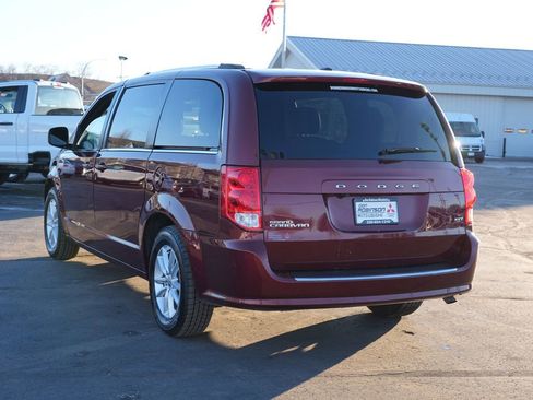 Used 2020 Dodge Grand Caravan SXT w/ Rear Park Assist Package image 5