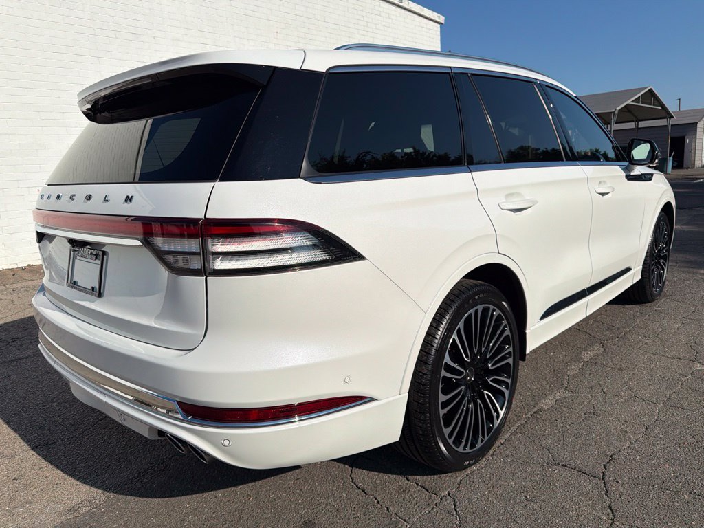 Used 2021 Lincoln Aviator AWD Black Label w/ Dynamic Handling Package image 2