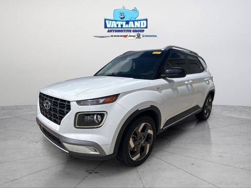 Used 2023 Hyundai Venue Limited FWD image 1