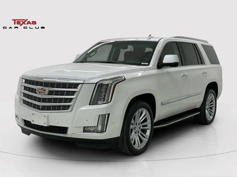 Used 2018 Cadillac Escalade Luxury w/ LPO, Radiant Package image 3