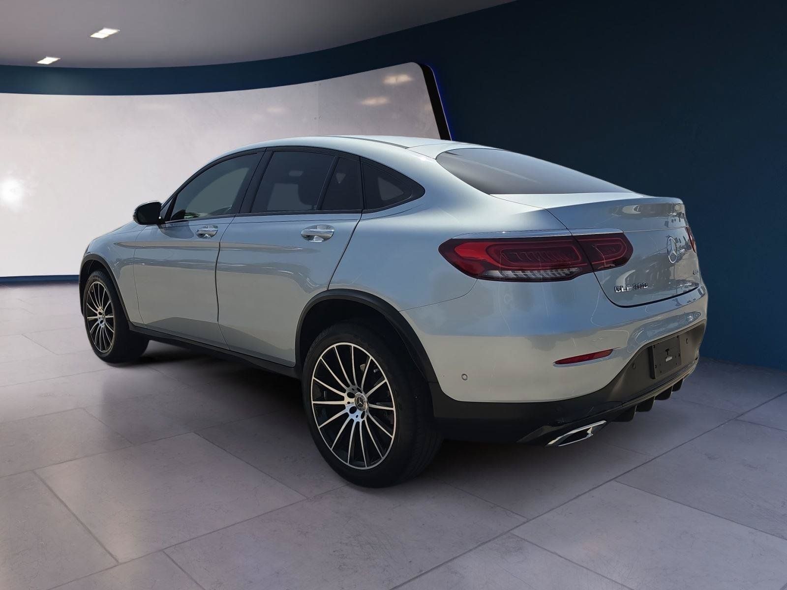 Used 2021 Mercedes-Benz GLC 300 4MATIC Coupe image 3