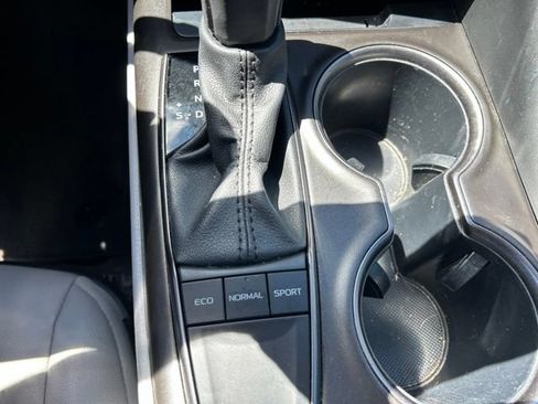 Used 2023 Toyota Camry SE w/ Convenience Package FWD image 27