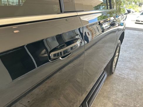 Used 2025 Chevrolet Suburban LS RWD image 16
