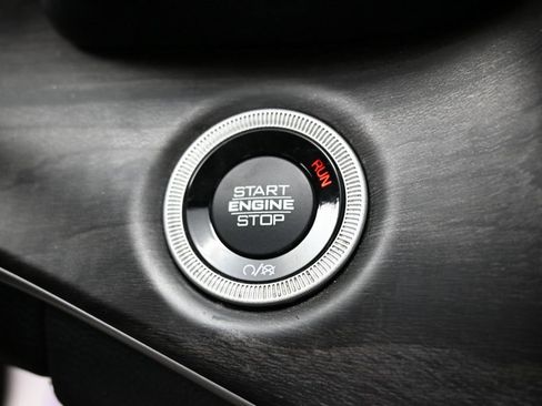 Used 2021 Jeep Grand Cherokee L Limited image 21