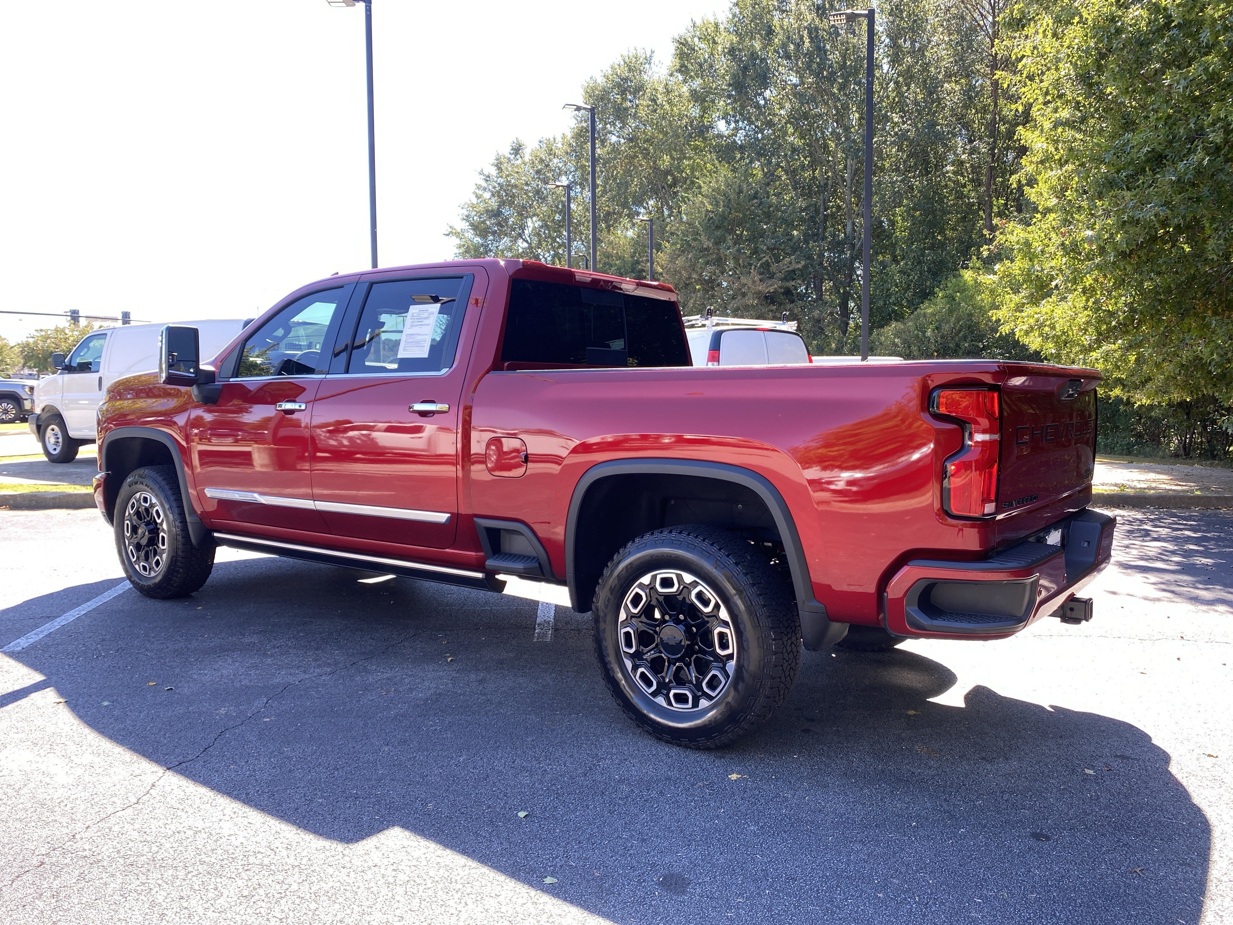 Used 2026 Chevrolet Silverado 2500 High Country w/ High Country Premium Package AWD/4WD image 7