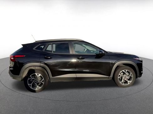 Used 2025 Chevrolet Trax LT image 14