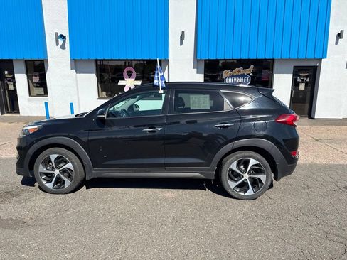 Used 2016 Hyundai Tucson Limited w/ Option Group 03 AWD/4WD image 17