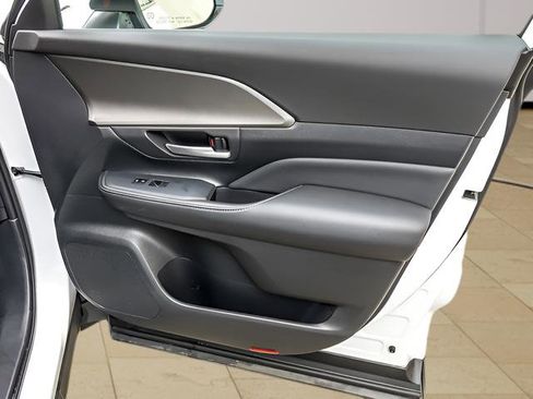 Certified 2025 Toyota Grand Highlander FWD image 26