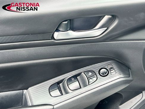 Used 2024 Nissan Altima 2.5 SV image 22