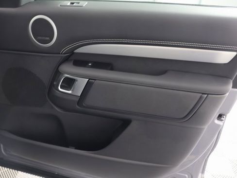 Used 2023 Land Rover Discovery S R-Dynamic image 37