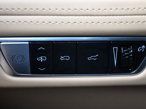 New 2025 Cadillac Escalade IQ Luxury 2 AWD/4WD image 25