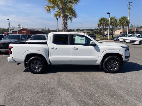 New 2026 Nissan Frontier SV w/ All-Weather Content Package AWD/4WD image 4