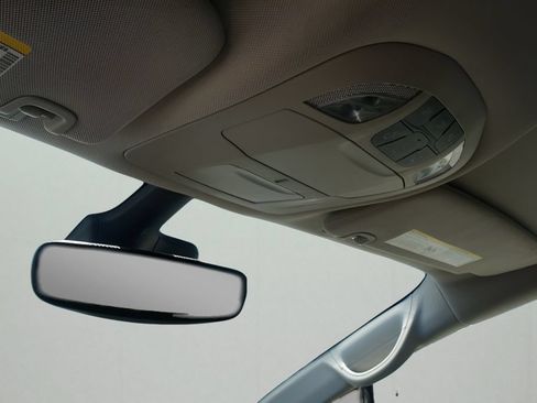 Used 2024 Chrysler Pacifica Touring-L FWD image 31