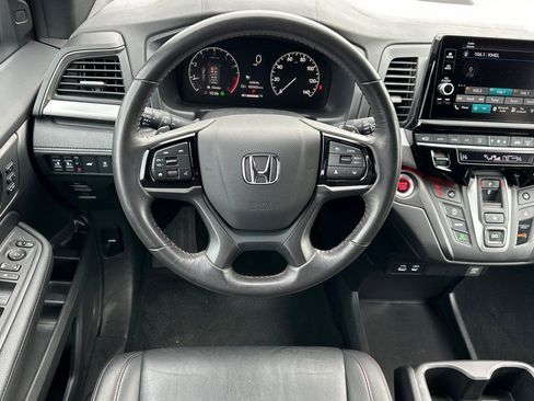 Used 2025 Honda Odyssey Sport-L image 16