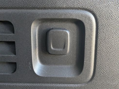 Used 2019 Chevrolet Traverse LS image 15