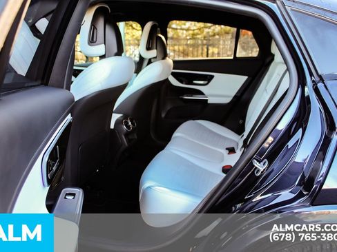 Used 2024 Mercedes-Benz GLC 300 4MATIC w/ AMG Line image 18